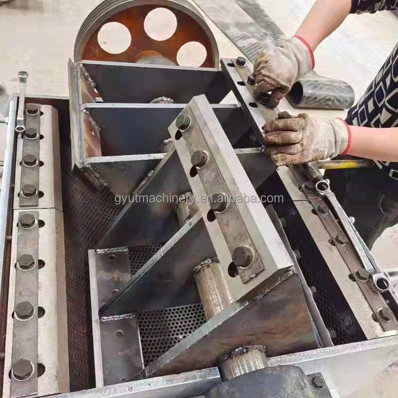 Τελευταία μηχανή συντρίμμιας καρύδας με μέγεθος κοπής 1-5cm 2300*2000*2100mm