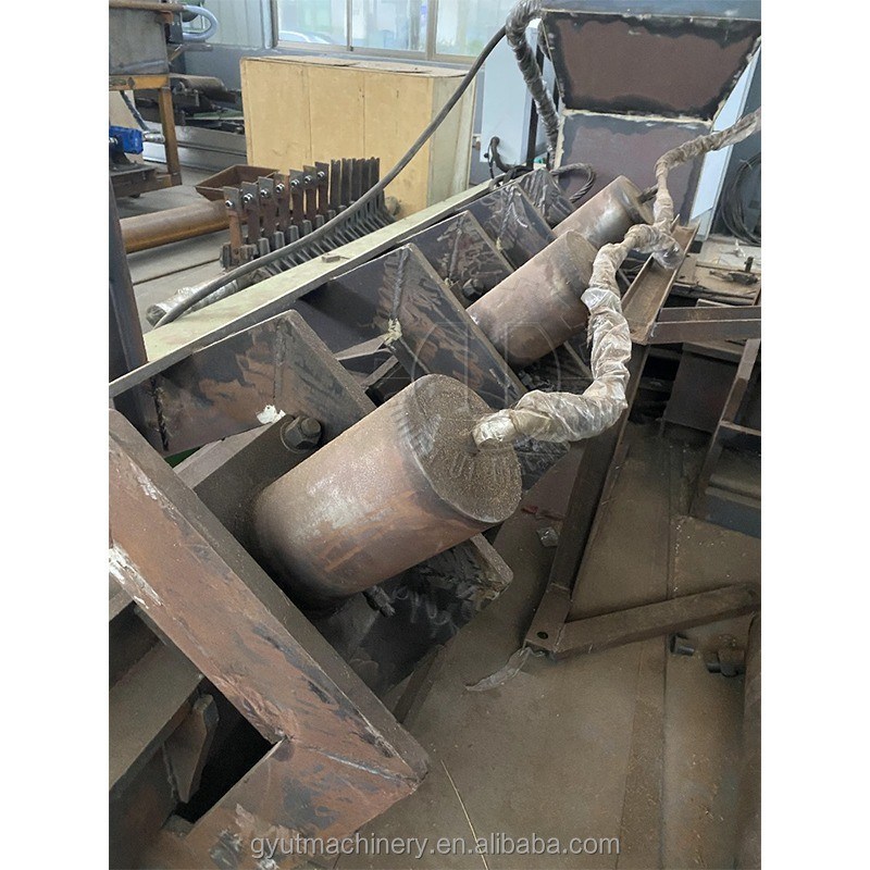 Υδραυλικός τρόπος πίεσης Coir Pith Block Maker για το 2023 Cocopeat Block Making Machine