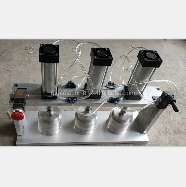 Μηχανή κατασκευής μούχλας για μπάλες μπάνιου Ένα έτος εγγύηση για συμπιέσεις μικρών μπουκαλιών μπάνιου