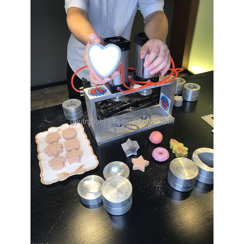 Μηχανή κατασκευής μπάλας για βόμβες μπάνιου Μεταλλική μισή σφαίρα 65 mm με κυλίνδριο άκρο Bubble Bath Mold