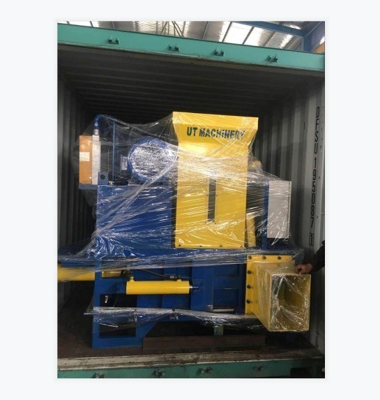 Τρακτόριος ηλεκτρικός κινητήρας μηχανή για τη συμπίεση ξύλινου πριονιστικού