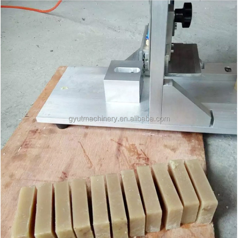 UT Μικρό ξενοδοχείο Μηχανή παραγωγής σαπουνιού με μηχανή κοπής σαπουνιού Βάρος KG 22